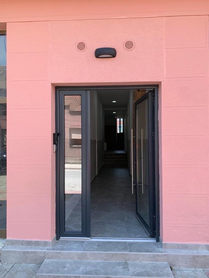 Pink House Apartments ヤゴディナ エクステリア 写真