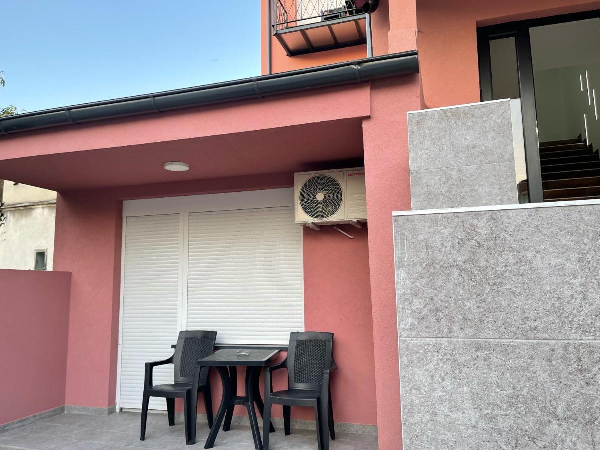 Pink House Apartments ヤゴディナ エクステリア 写真